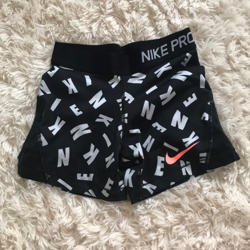🖤New Nike Pros🖤